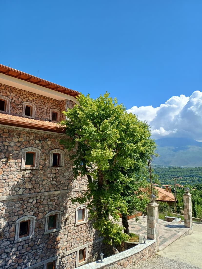 Bujtina Çupa garden